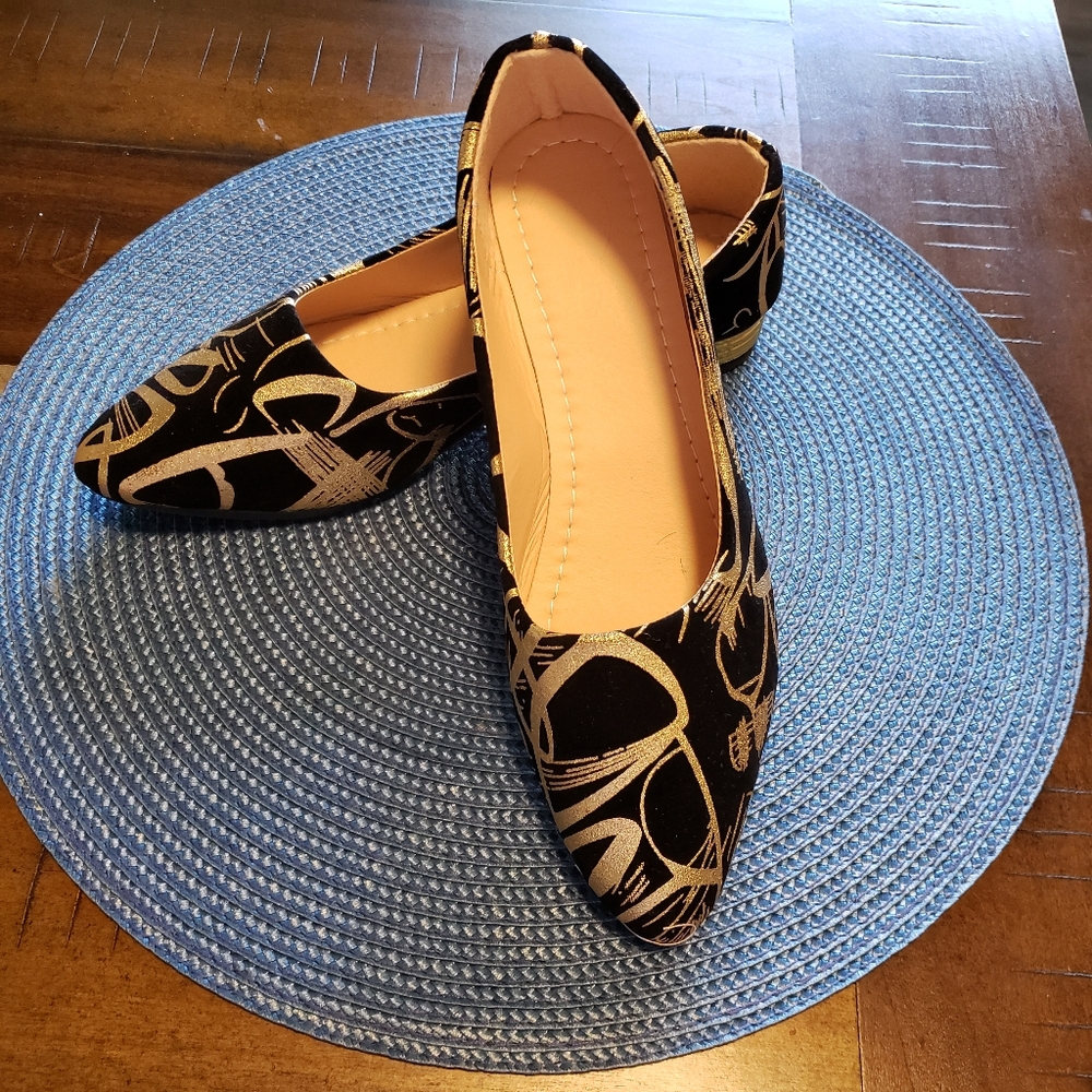 Stylish Black and Tan Women's Shoes